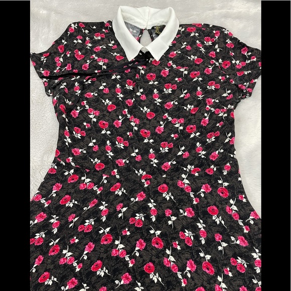 SOLD - Rose Floral Dress by Forever 21 - Picture 13 of 14